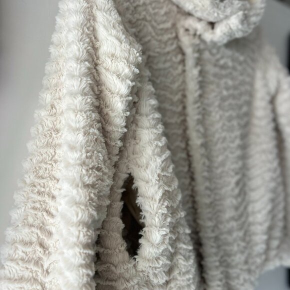 Patagonia cream jacket - super cosy - roomy fit XS - Picture 4 of 5